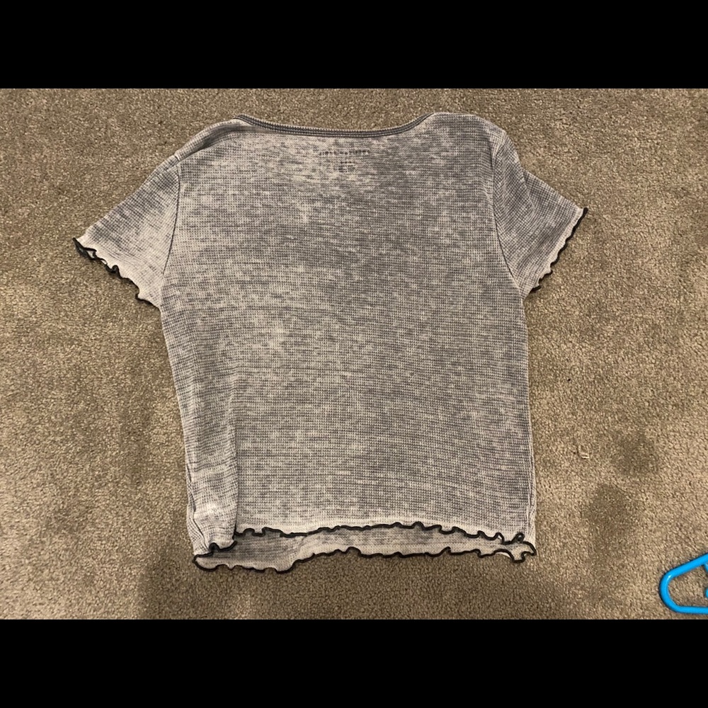Crop Tee - Picture 2 of 3